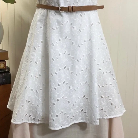 B. Darlin Short White Mini Dress Eyelet Lace Fit & Flare Cutout Back Sz 7/8 - Picture 7 of 12